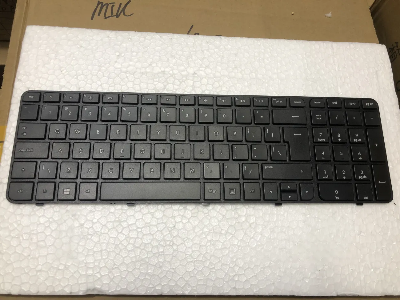 Bàn phím HP G7 ĐEN =>Pavilion G7 G7T , G7-1000, G7-1100, G7-1200, G7-1300 mặt trước