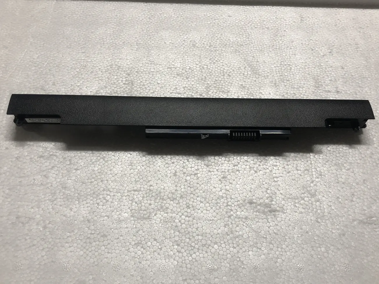 Pin HP HS04 ZIN mặt sau