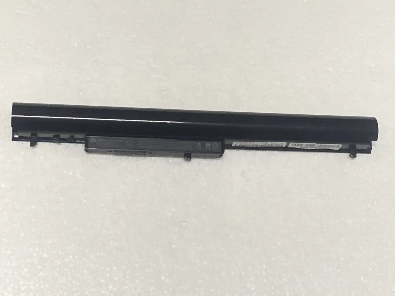 Pin HP OA04 zin mặt trước
