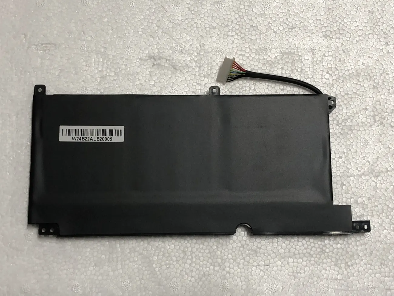 PIN HP 15-DK000 PG03XL 65W HÌNH SÚNG (ZIN) - 3 CELL - Pavilion 15-dk000, 15-ap000, PG03XL mặt sau