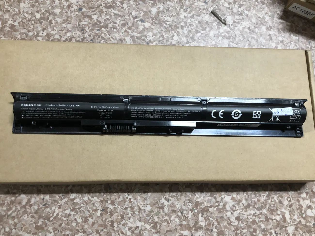 Pin HP RI04 mặt trước