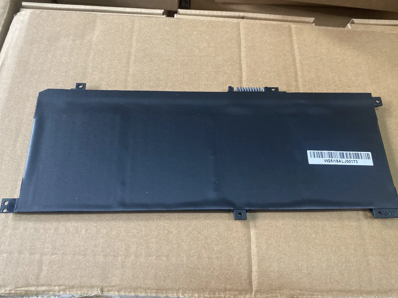 PIN HP 15-DR000 SA04XL (ZIN) - 4 CELL - HP Envy X360 15-dr 15-dr000, 15-ds 15-ds000, 15m-dr 15m-dr000, 15m-ds 15m-ds000, 17-cg 17-cg000, SA04XL mặt sau