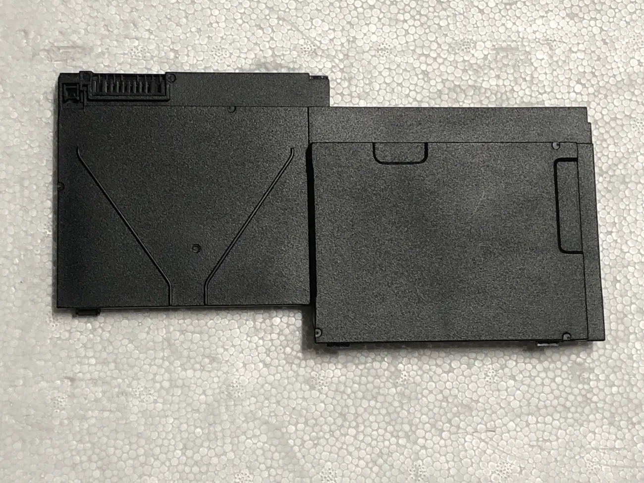 Pin HP SB03XL/ 820G1 mặt sau