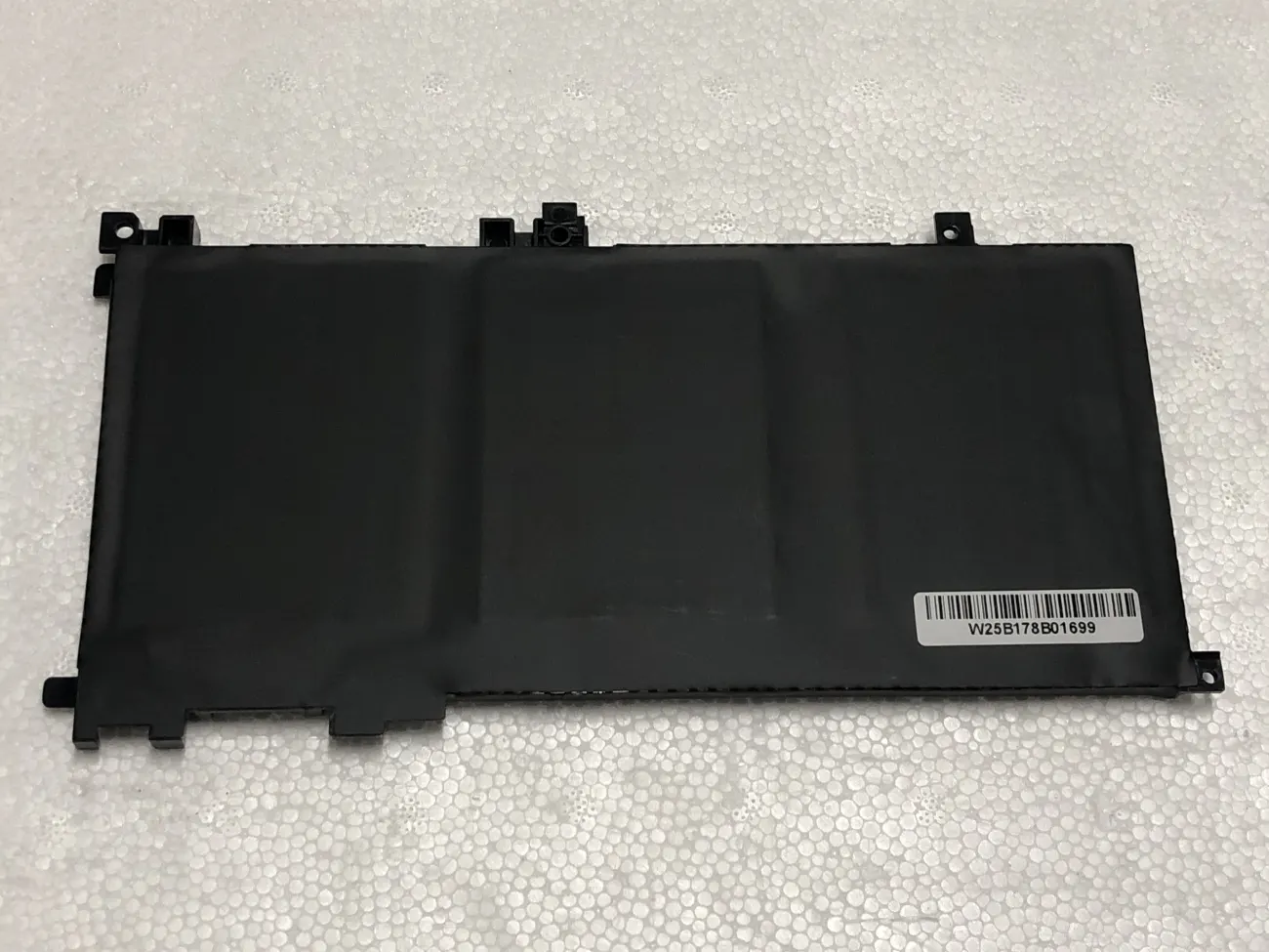 Pin HP TE03XL ZIN mặt sau