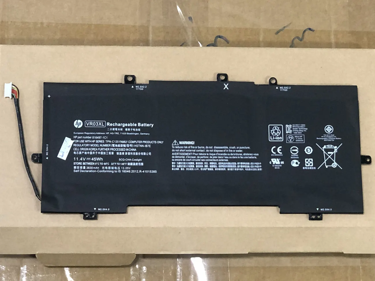 Pin HP VR03XL mặt trước