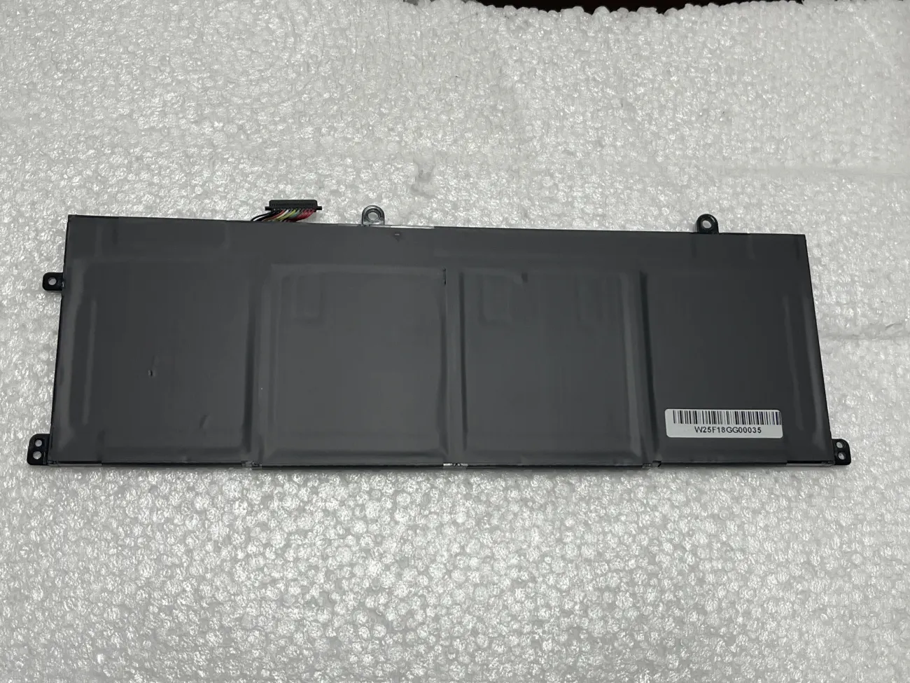 PIN HP PAVILION 16-AB000 WE04XL (ZIN) - 4 CELL - HP Pavilion Plus 16-ab 16-ab000, Spectre x360 14-aa000, 14-ew000, 14-ey000, 14-eu000, Envy x360 16-ac000, 16-ad000 (2-in-1) Series, WE04XL mặt sau