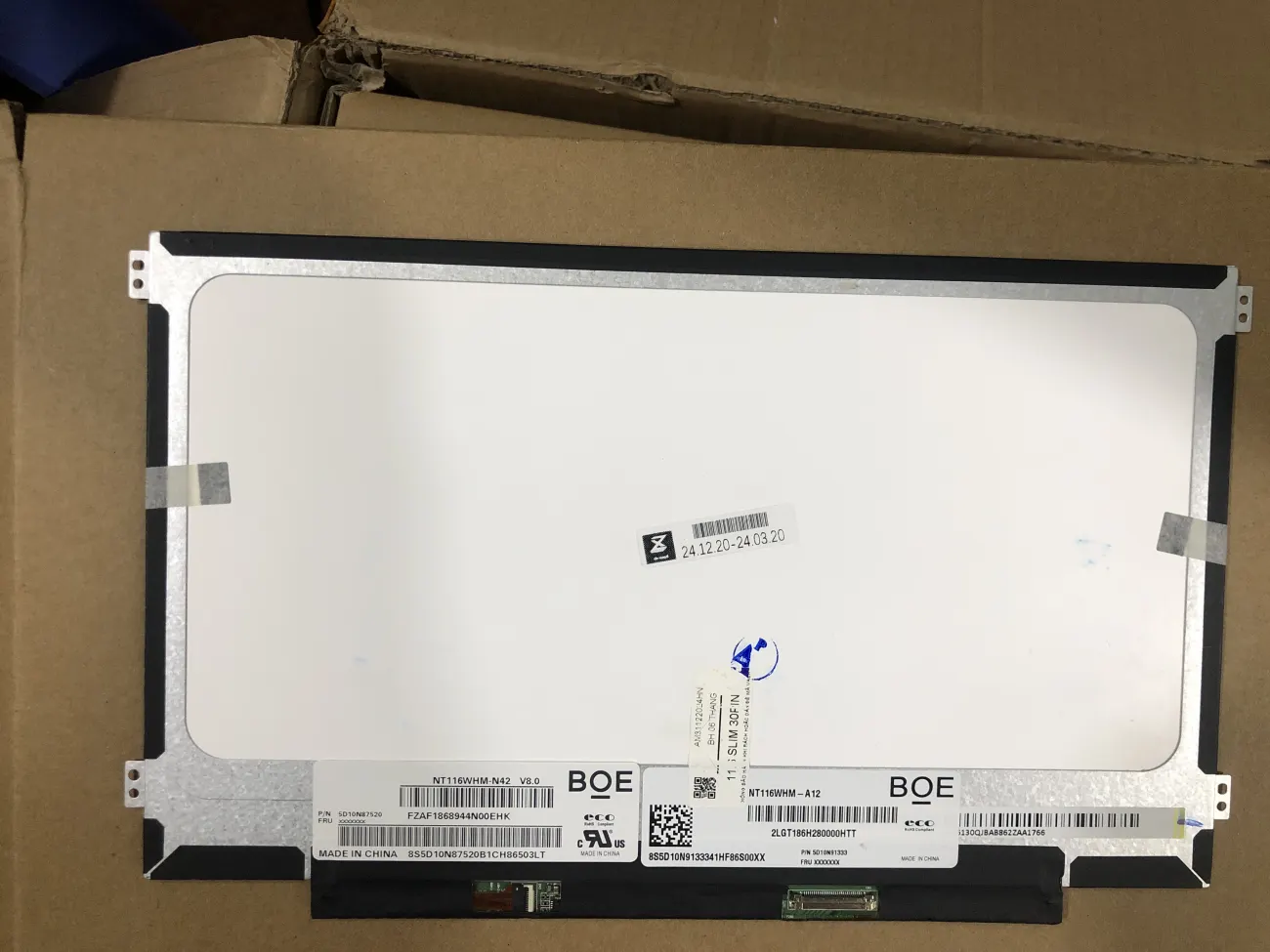 màn 11.6 SLIM 30 pin mặt sau