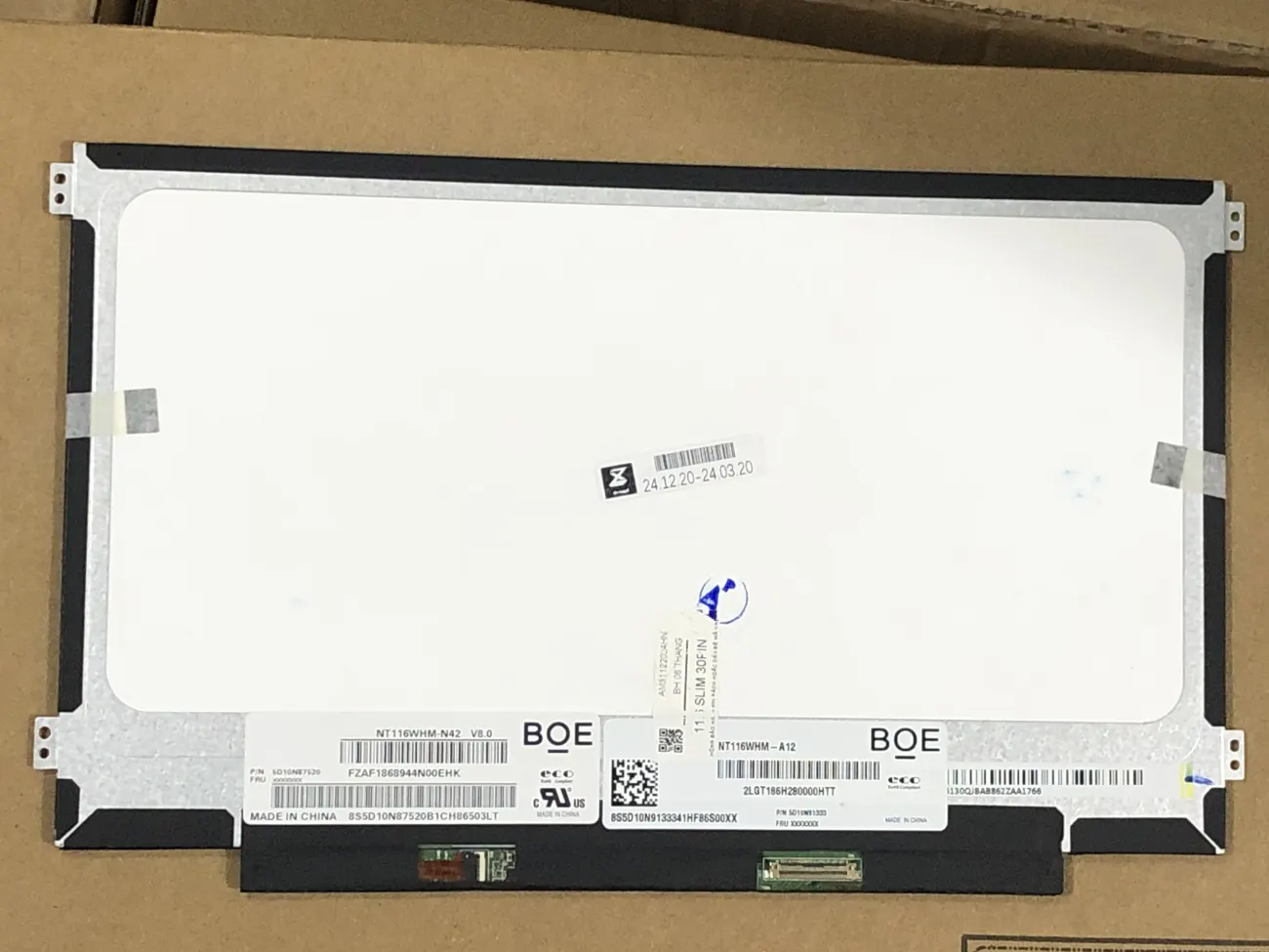 màn 11.6 SLIM 30 pin mặt trước