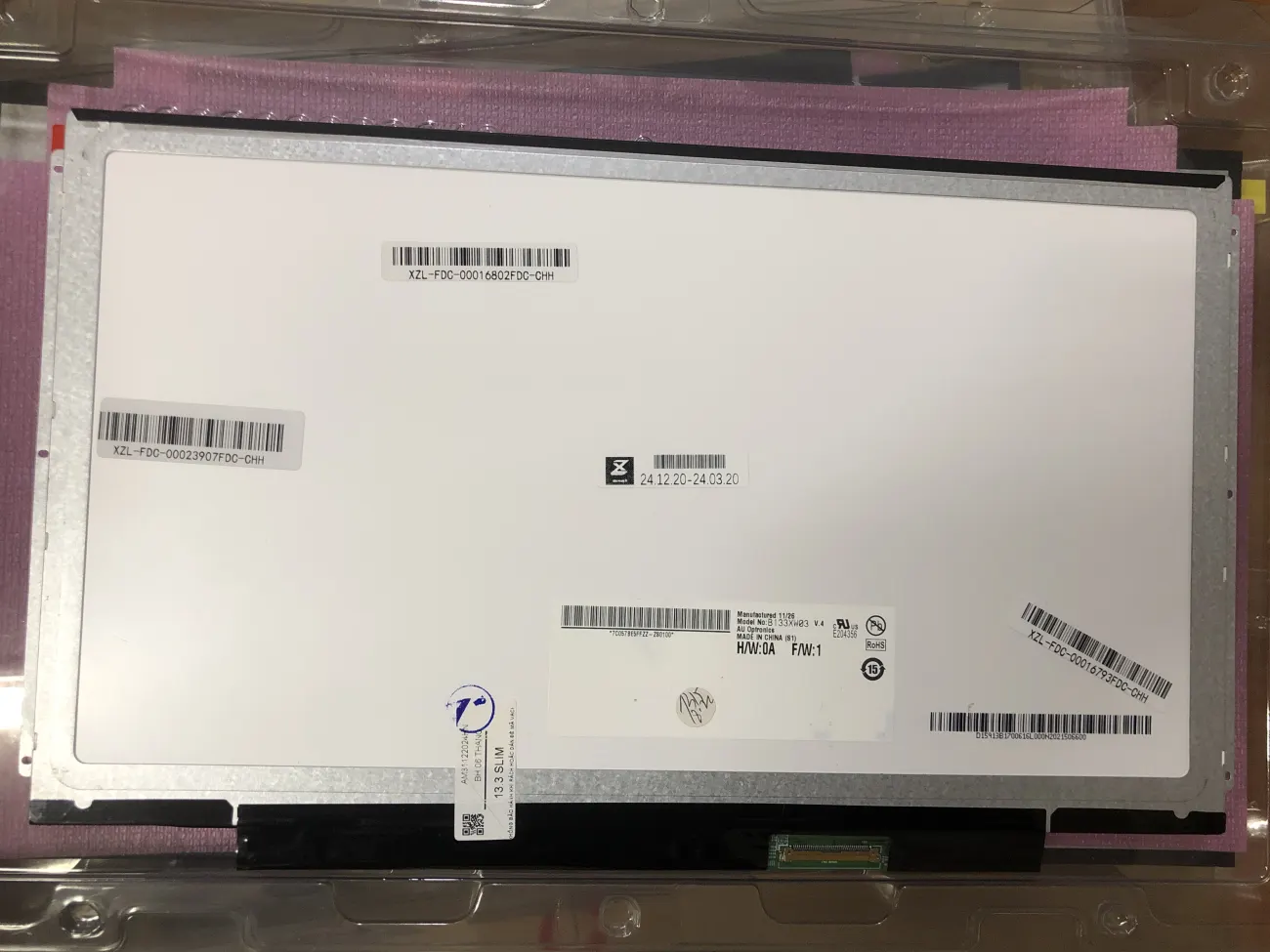 Màn 13.3 SLIM mặt trước