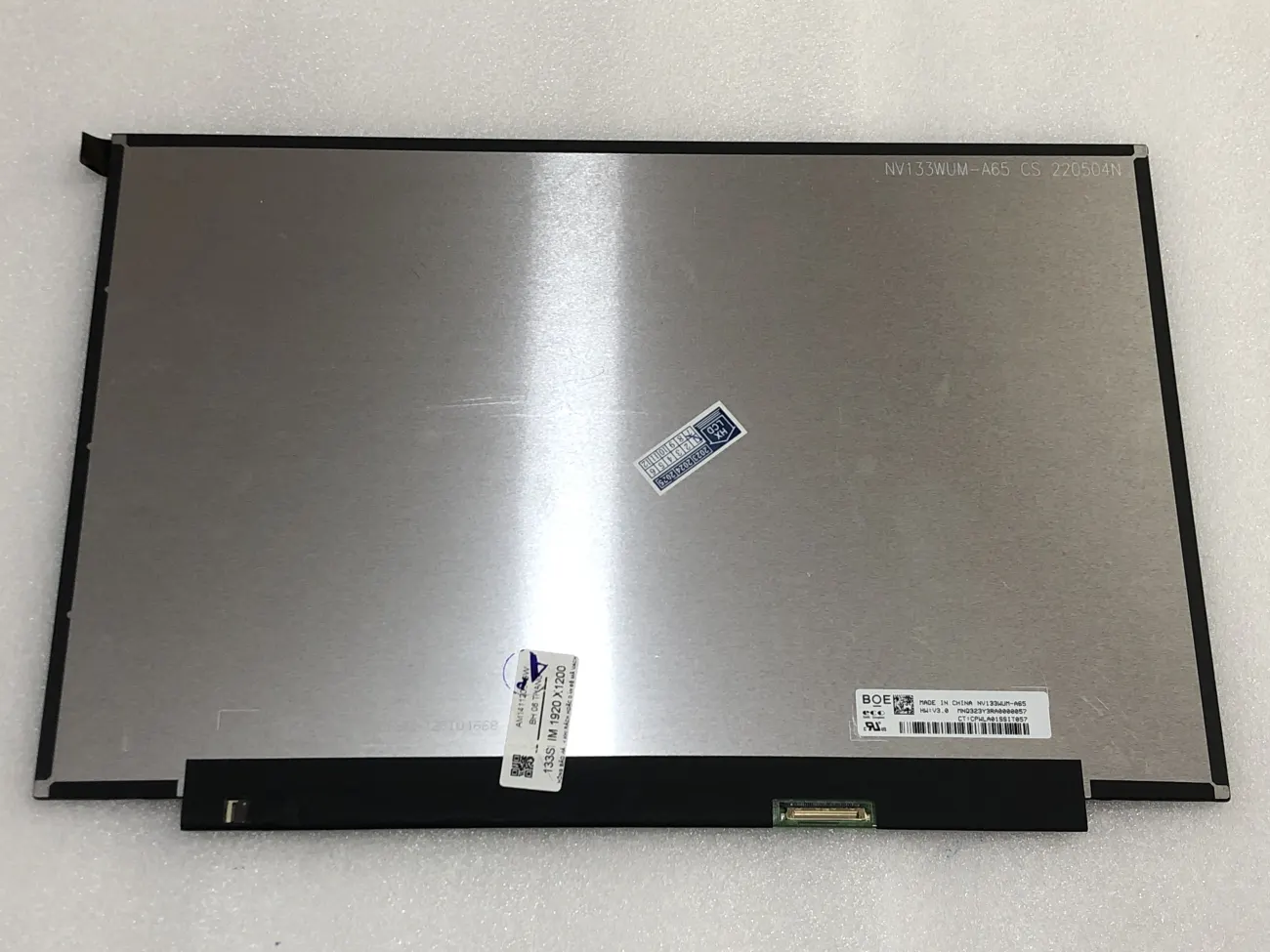Màn 13.3 SLIM 1920*1200 mặt trước