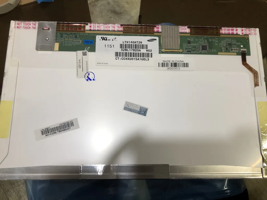 Màn 14.0 LED RP 99% mặt trước