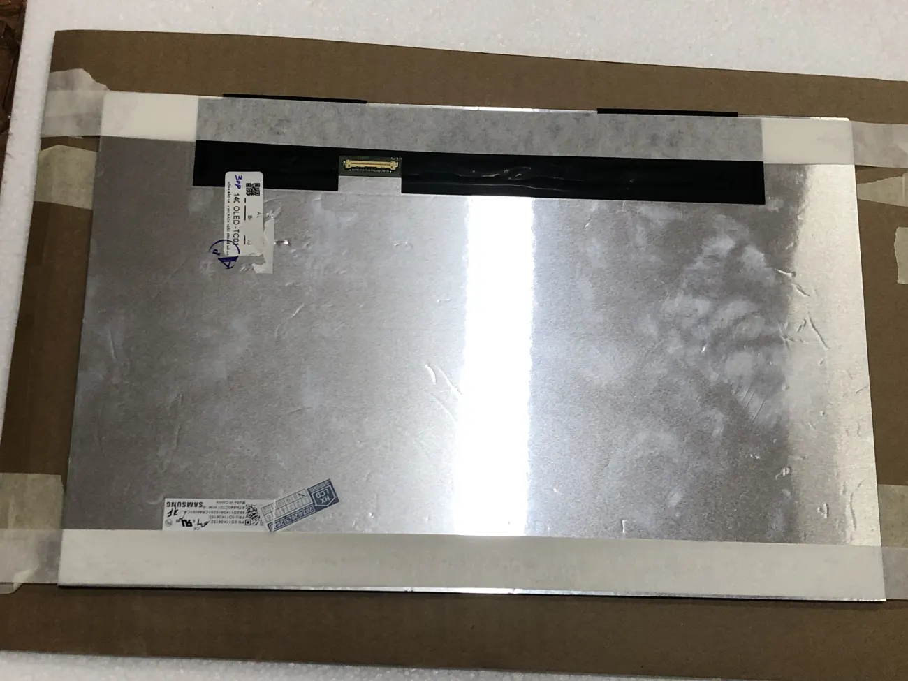 Màn 14.0 OLED -TC01 mặt sau