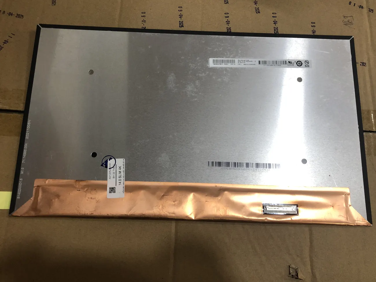 Màn 14.0 SLIM-4K mặt trước