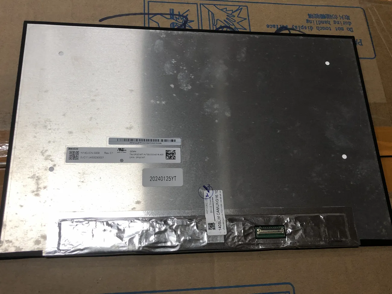 Màn 14.0 SLIM-CAMUNG 16:10 mặt sau
