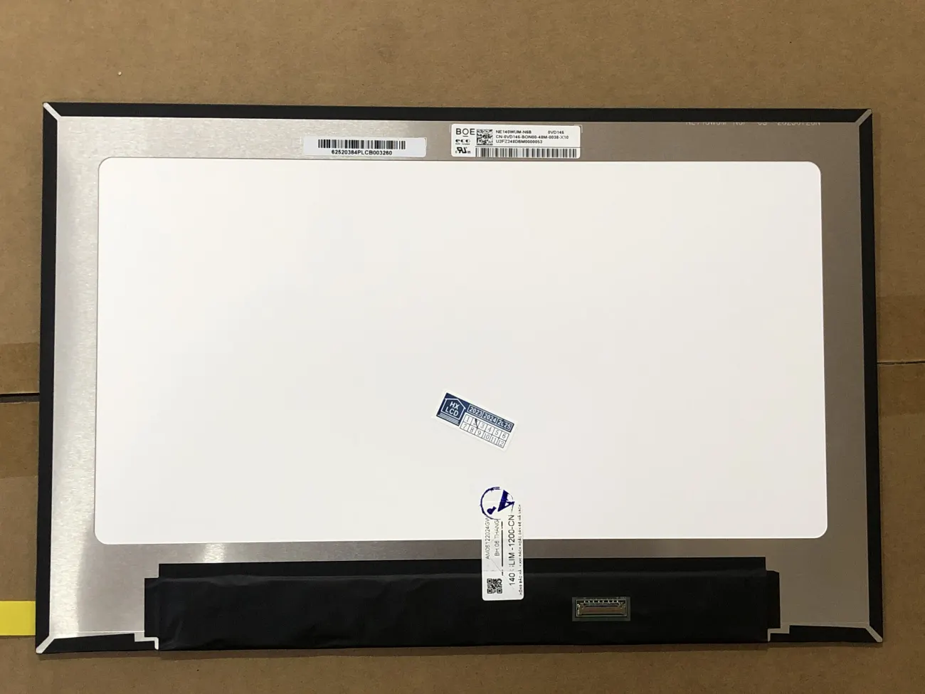 Màn 14.0 SLIM 1920*1200 CHÂN NHUYỄN mặt trước