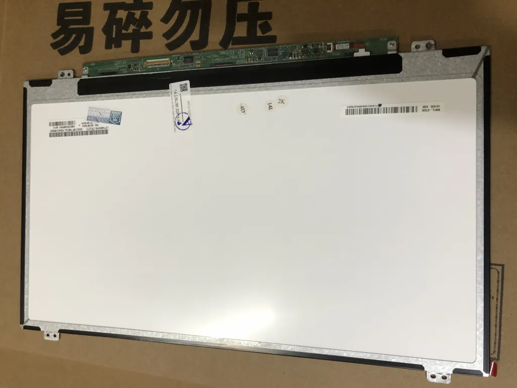 Màn 14.0 SLIM 30 PIN RP 99%, có tai mặt sau