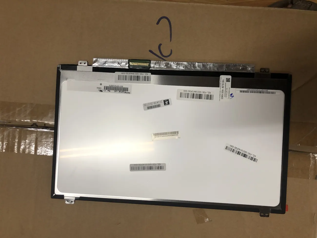 Màn 14.0 slim 40 pin 1600*900 mặt sau