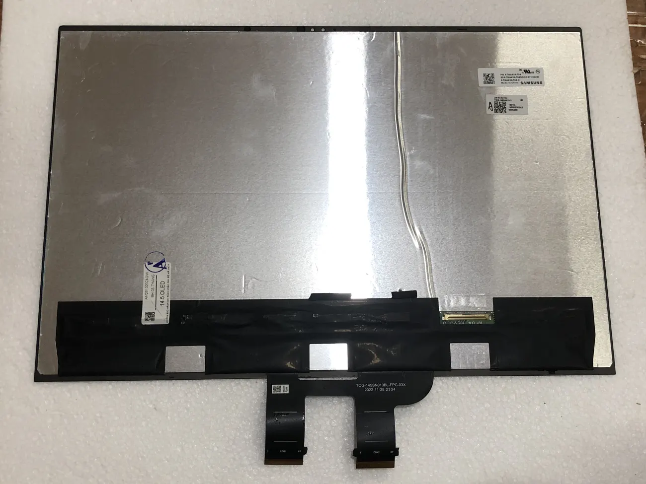 Màn 14.5 OLED mặt sau