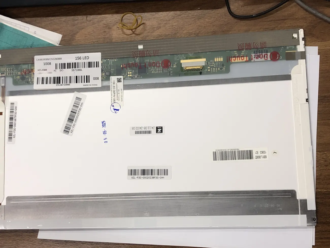 Màn 15.6 Led 30 pin 1080 mặt sau