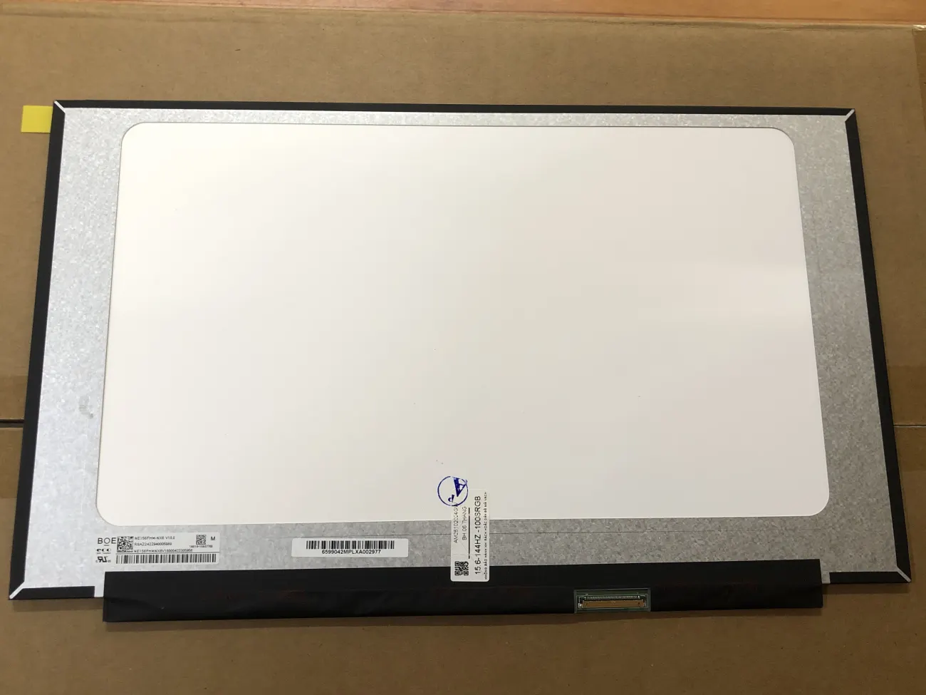 Màn 15.6 SLIM 144HZ -100SRGB mặt sau