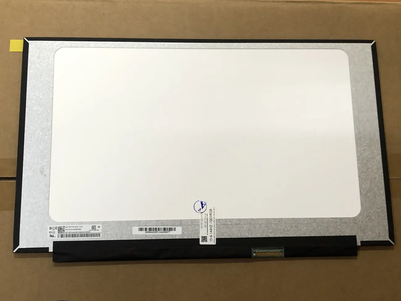 Màn 15.6 SLIM 144HZ -100SRGB mặt trước