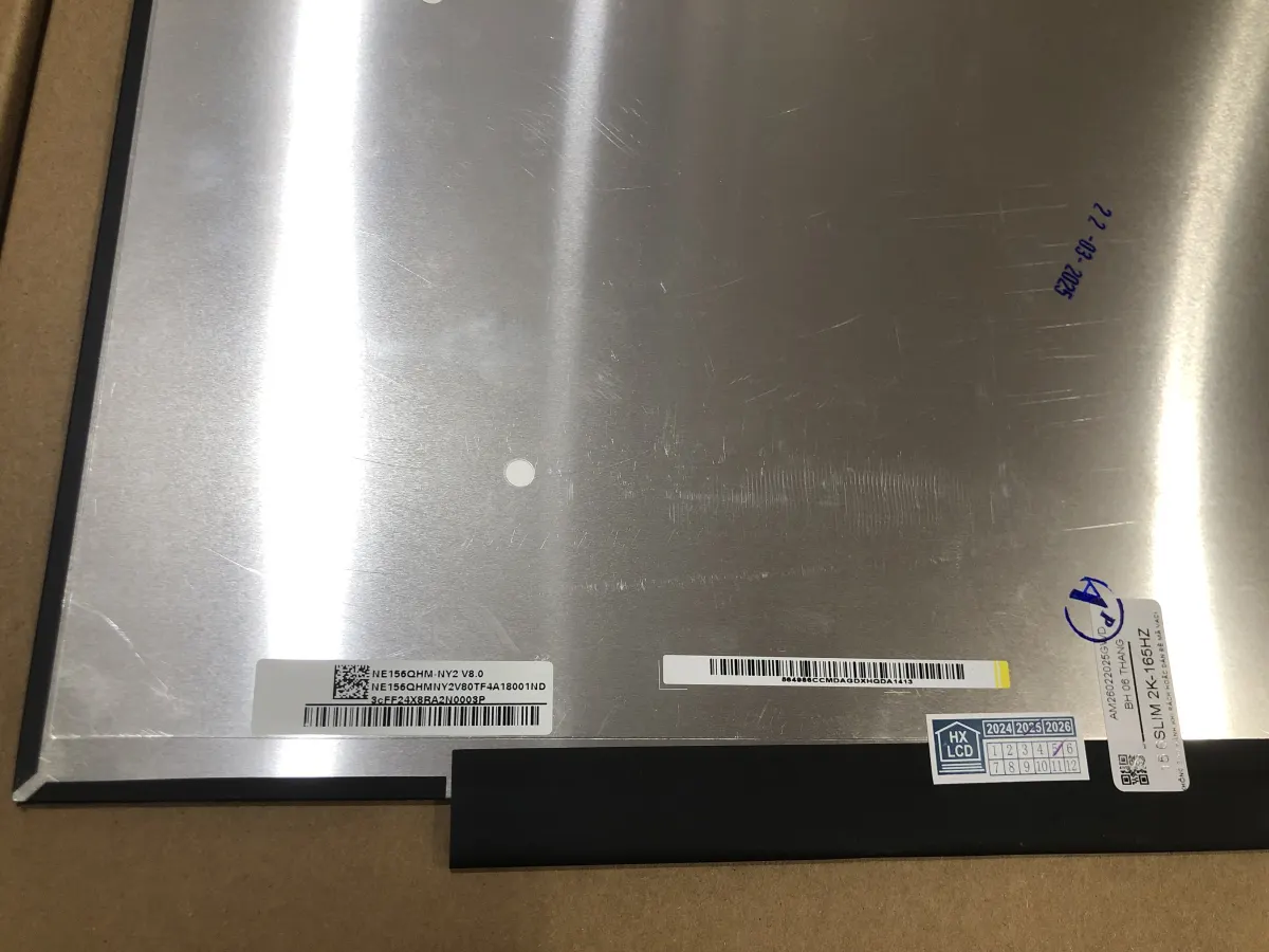 Màn 15.6SLIM 2K 165HZ mặt sau