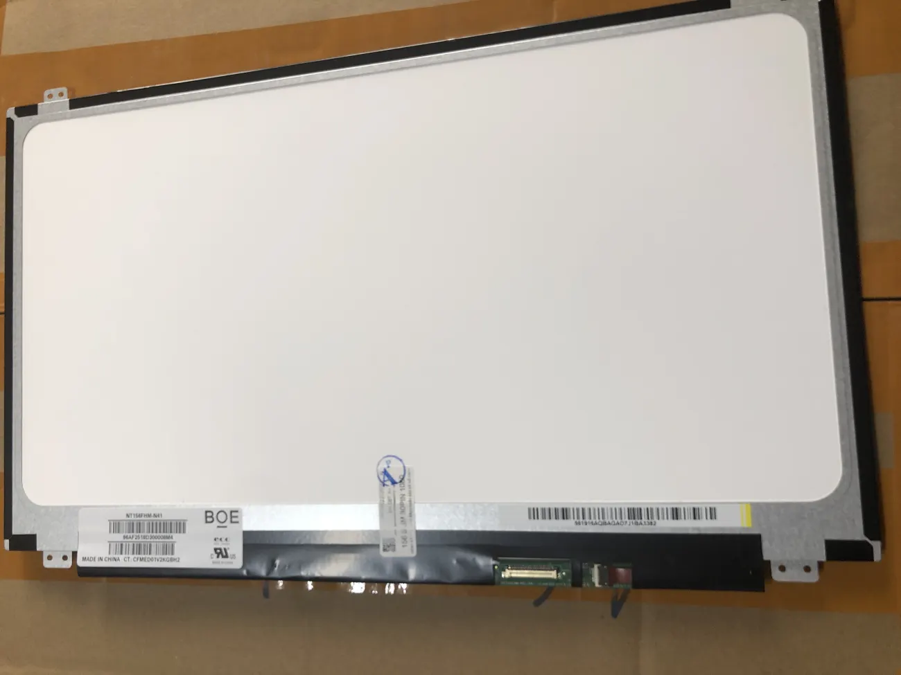 Màn 15.6 SLIM 30 PIN 1080 Full HD có tai mặt trước