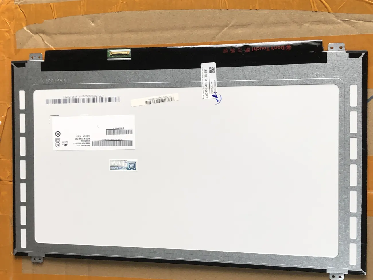 Màn 15.6 SLIM 30 PIN 1080 RP 99% mặt trước