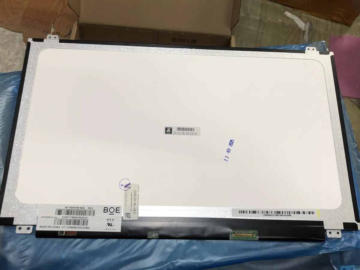 Màn 15.6 SLIM 30 pin RP 99% có tai mặt sau