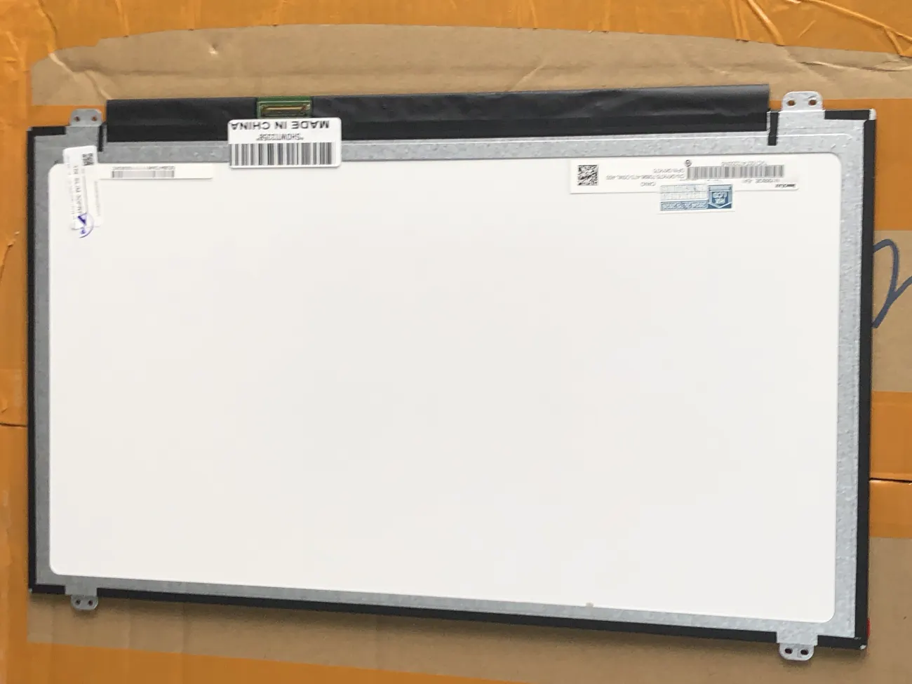 Màn 15.6 SLIM RP 99% mặt trước