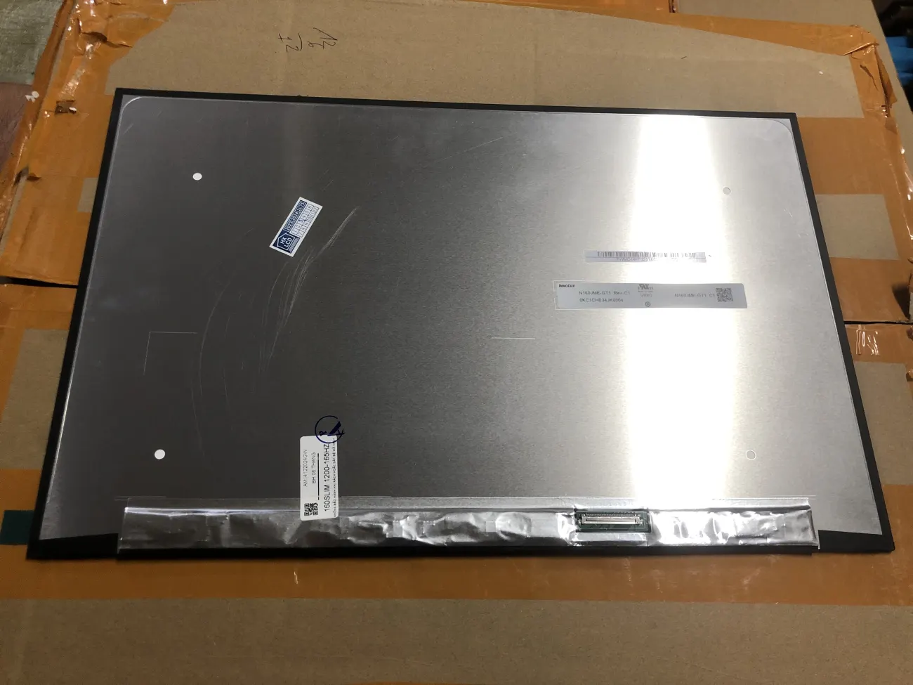 Màn 16.0 SLIM 1920*1200 165HZ chân thường mặt trước