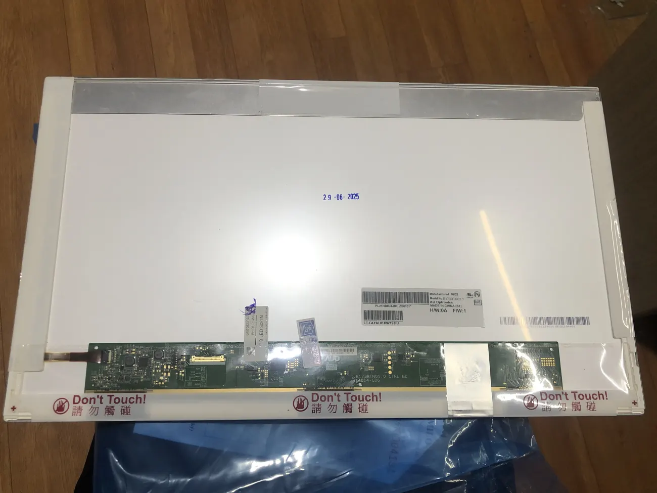 Màn 17.3 LED 30PIN mặt trước