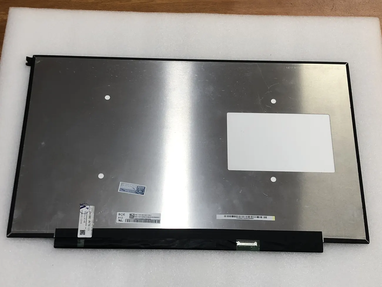 Màn 17.3 SLIM 360HZ mặt trước