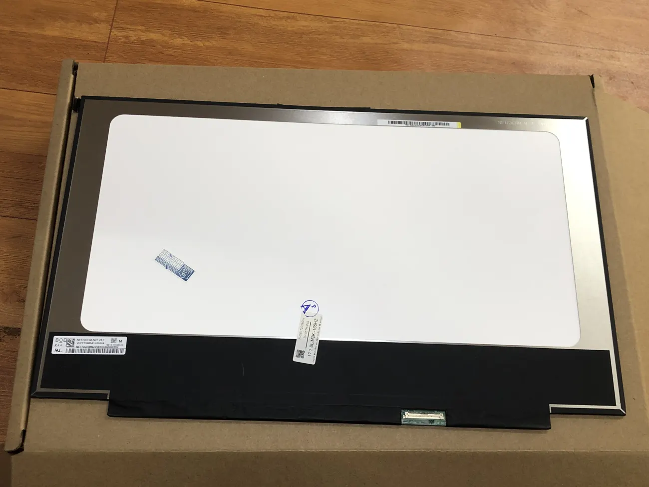Màn 17.3 slim 40pin 2K 165HZ mặt sau