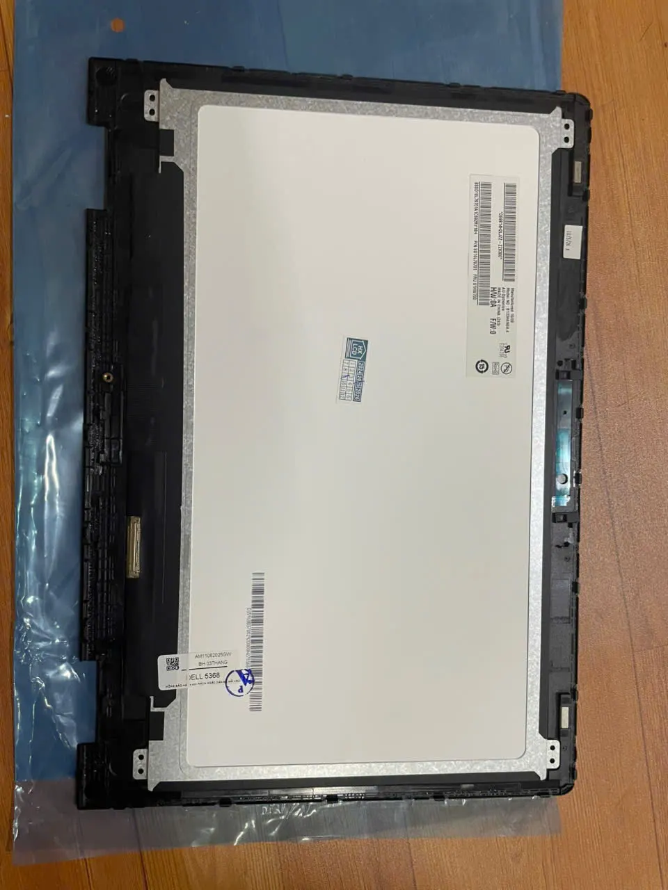 Màn DELL 5368 Cảm ứng mặt sau