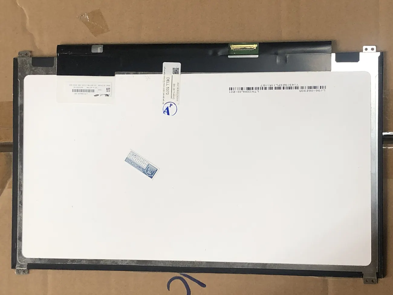 Màn Dell 5370 mặt trước