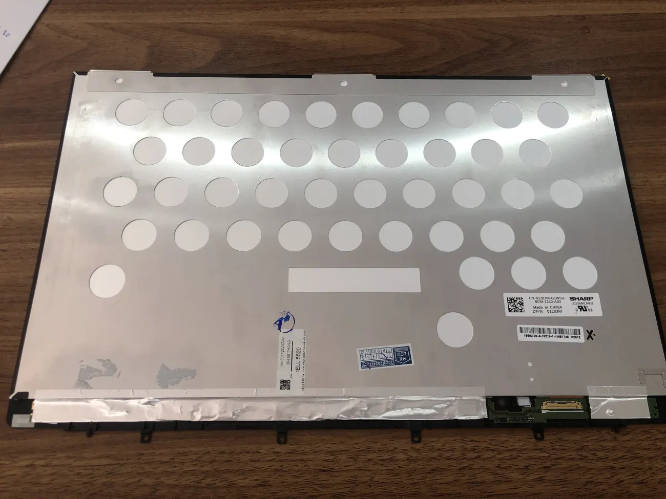 Màn LCD DELL 5520 mặt trước