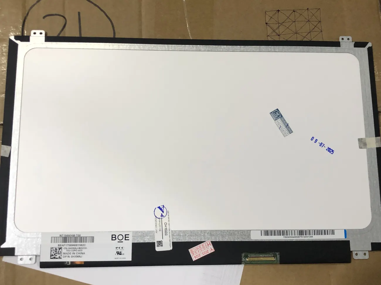 Màn DELL 5559-HD Cảm ứng mặt sau