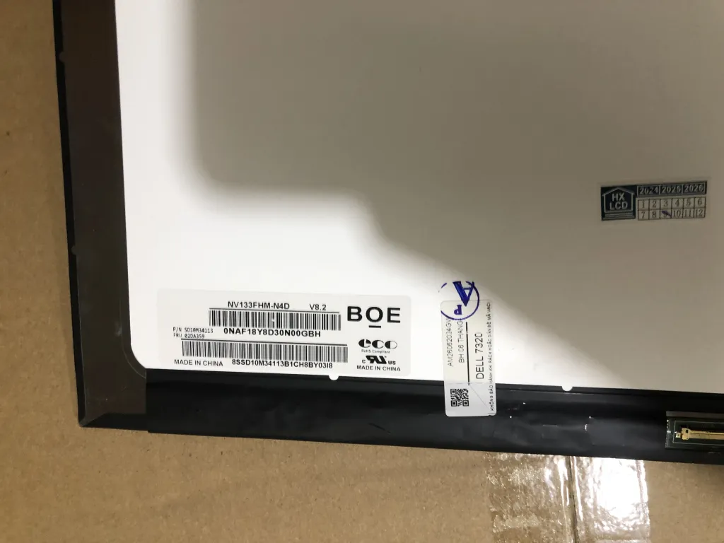Màn DELL 7320 mặt sau