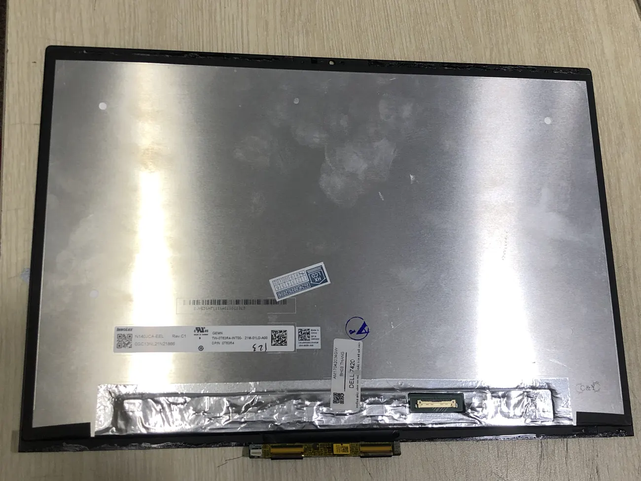 Màn DELL 7420 mặt trước