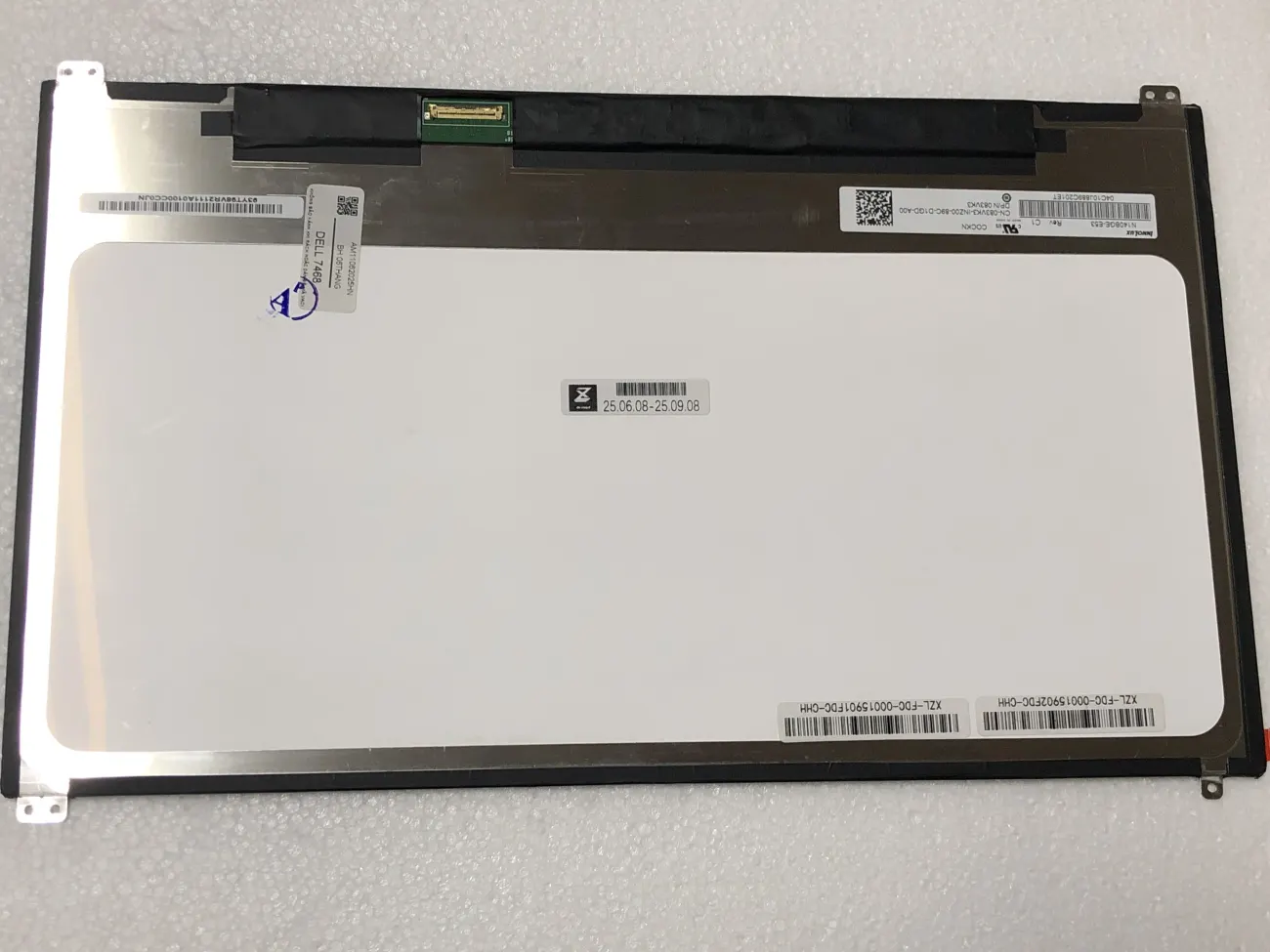 Màn DELL 7468 mặt trước