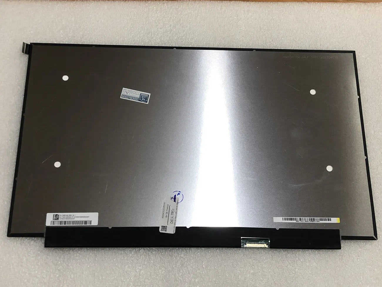 Màn DELL 7501 mặt trước