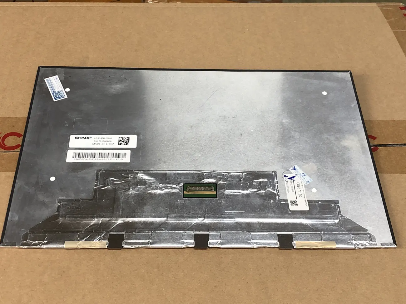 LCD DELL 9300/ LQ134N1JW42 mặt trước