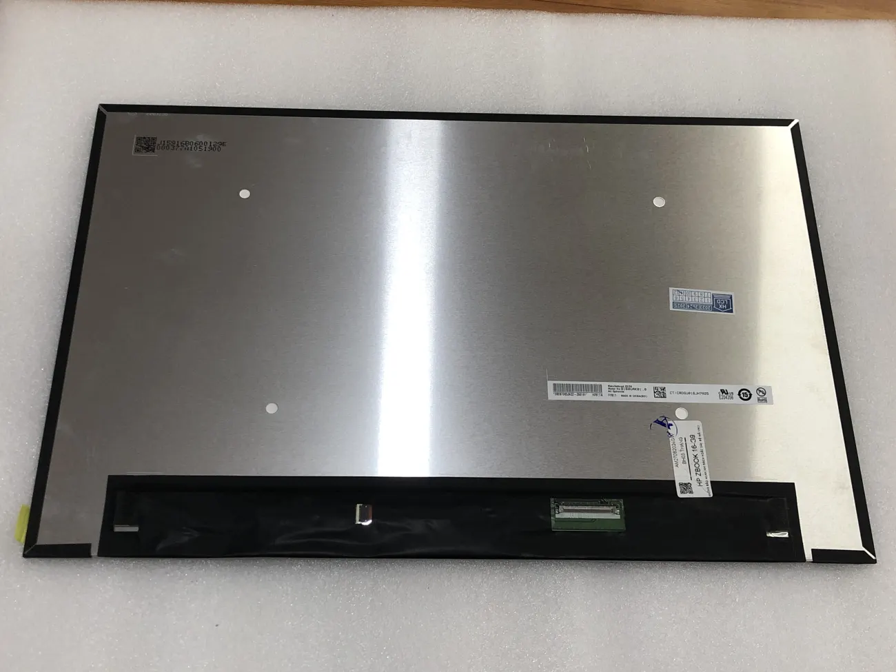 Màn HP ZBOOK G9 mặt sau