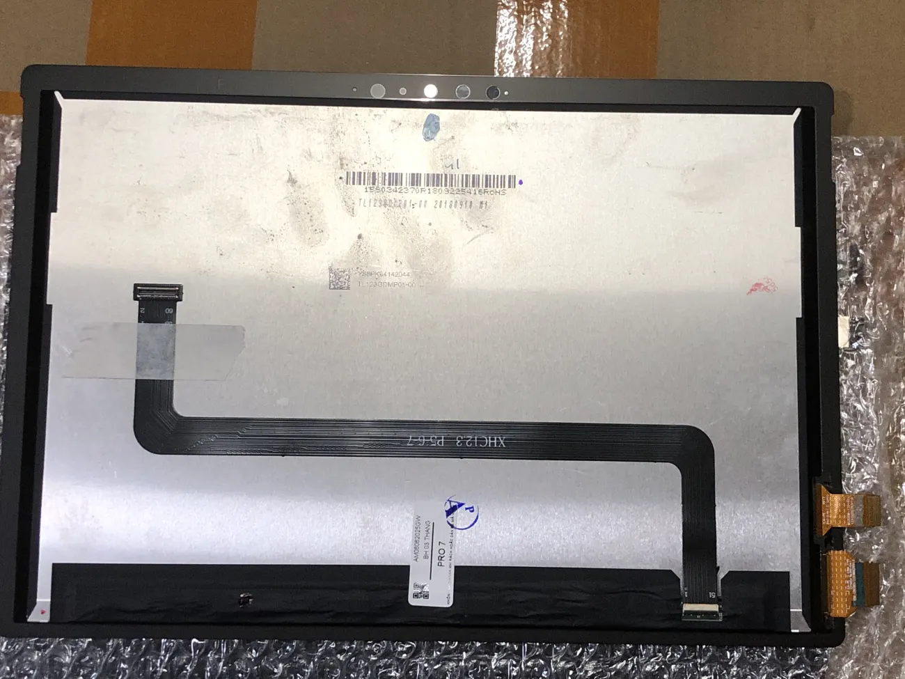 Màn SURFACE PRO7 mặt trước