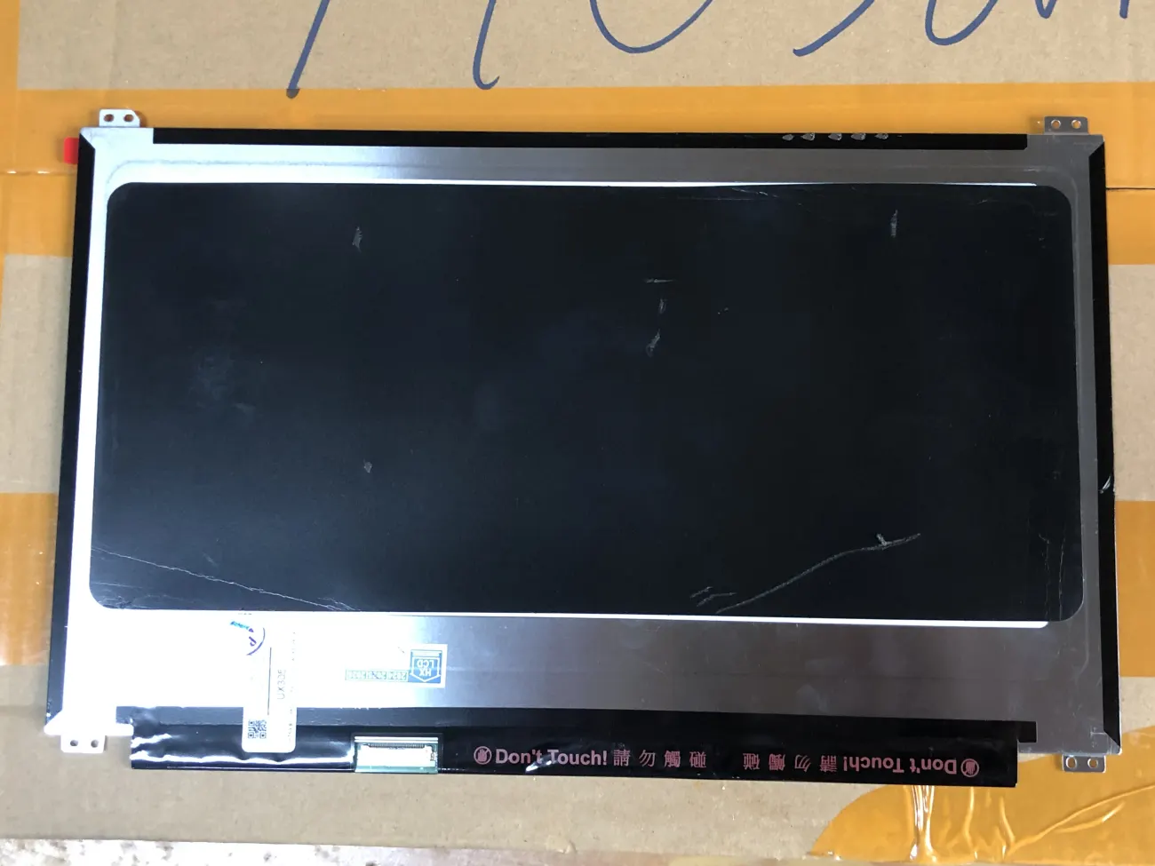 Màn Asus UX305 mặt trước