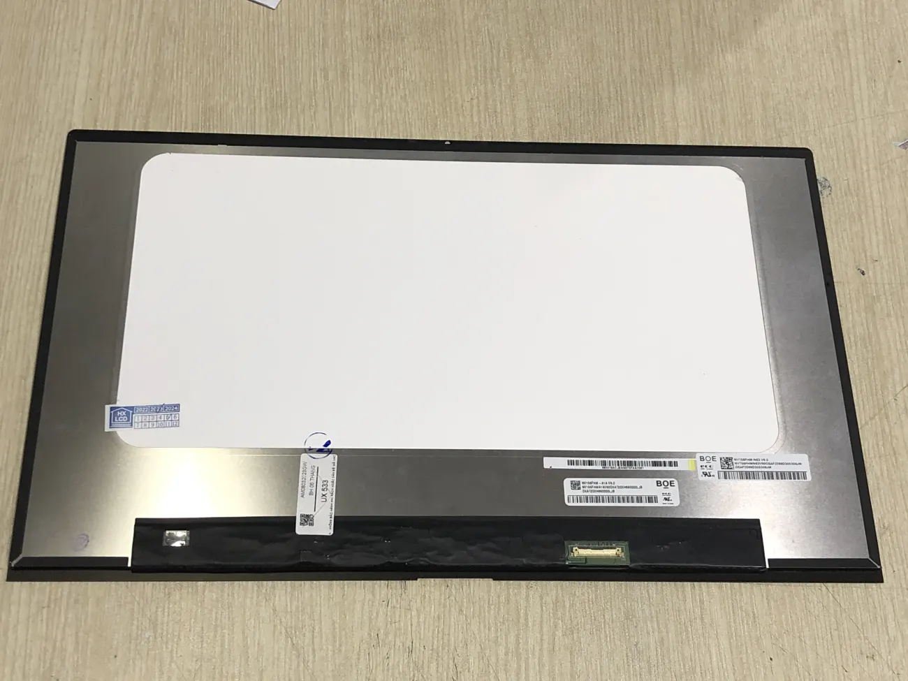 Màn Asus UX533 MÀN LIỀN KÍNH mặt trước