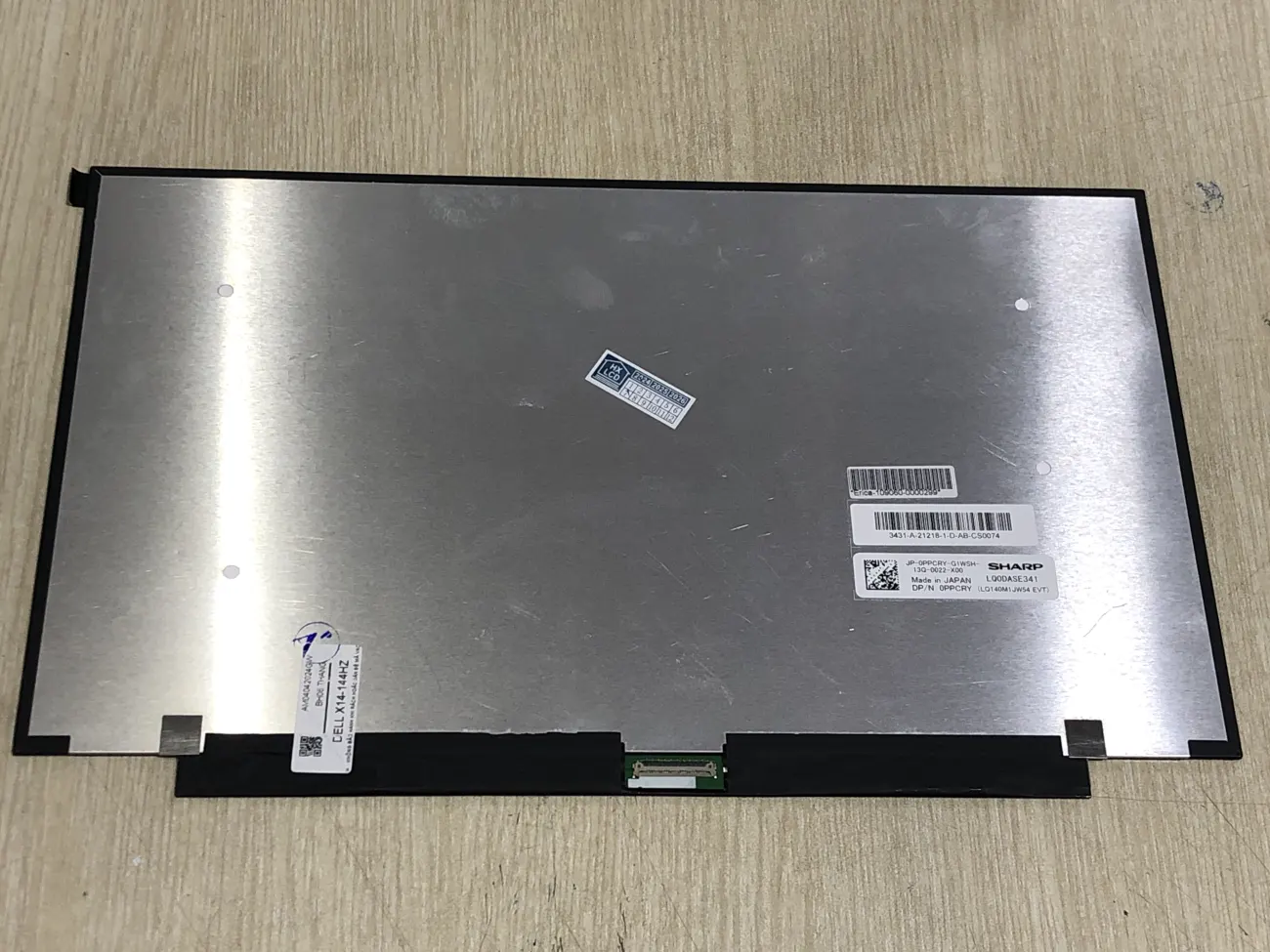 Màn Dell X14 144HZ mặt trước