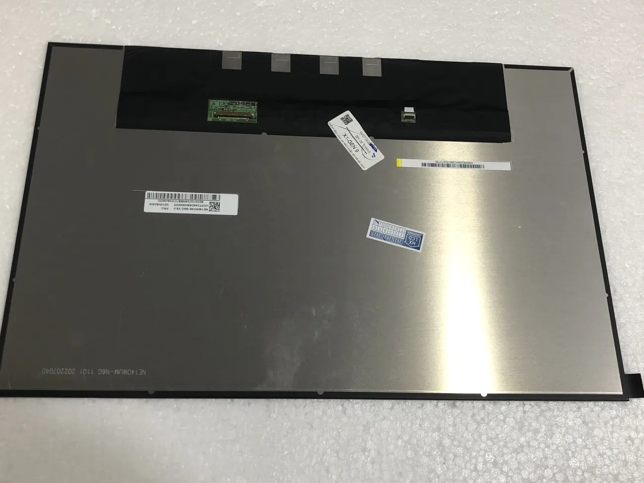 Màn Lenovo X1 CARBON GEN 9 mặt trước