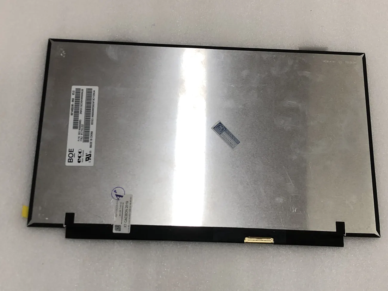 Màn Lenovo X1 CARBON 2019 4K mặt sau